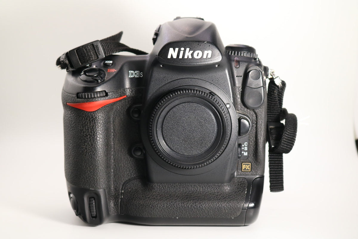 Nikon D3S DSLR Camera (Body Only)