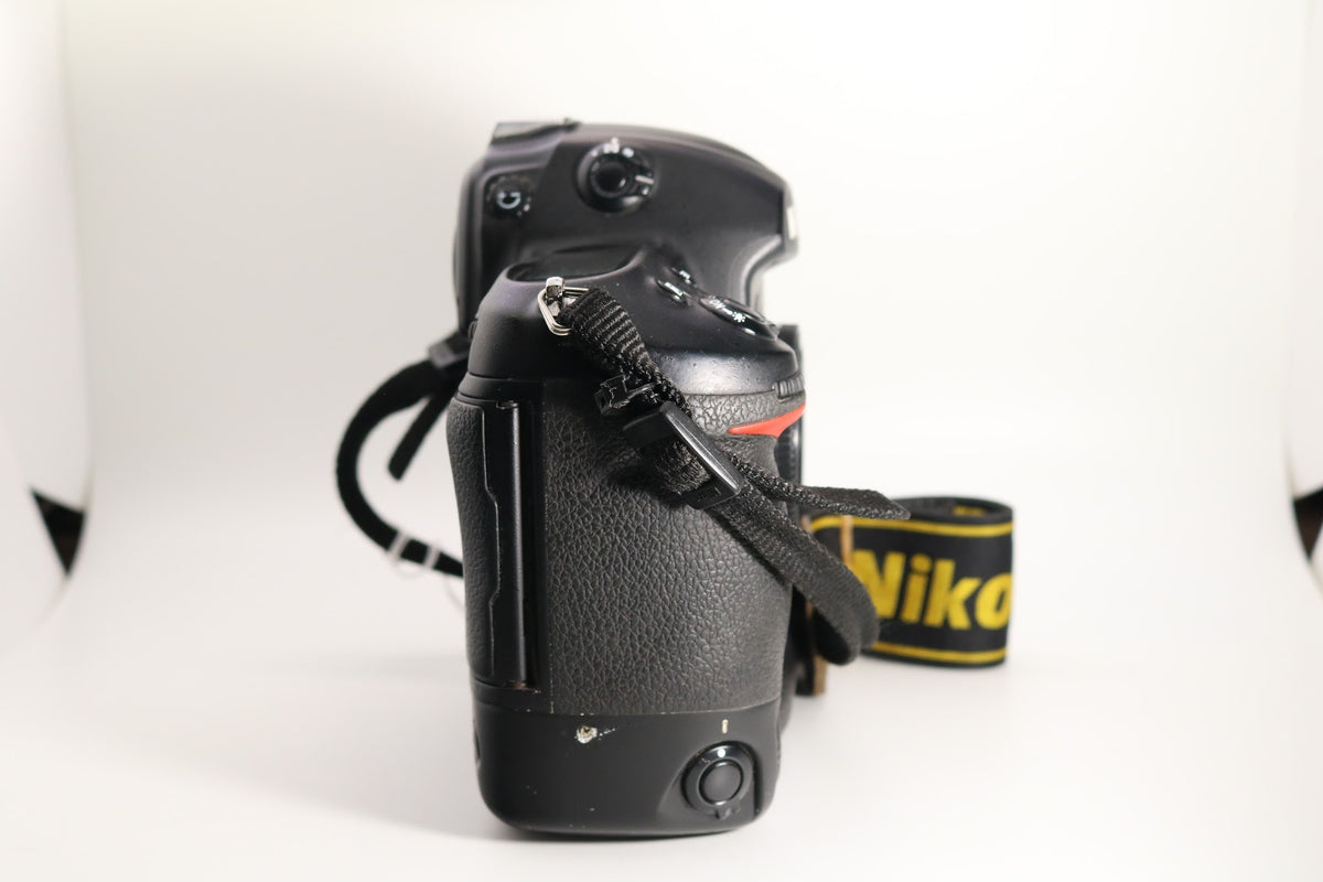 Nikon D3S DSLR Camera (Body Only)