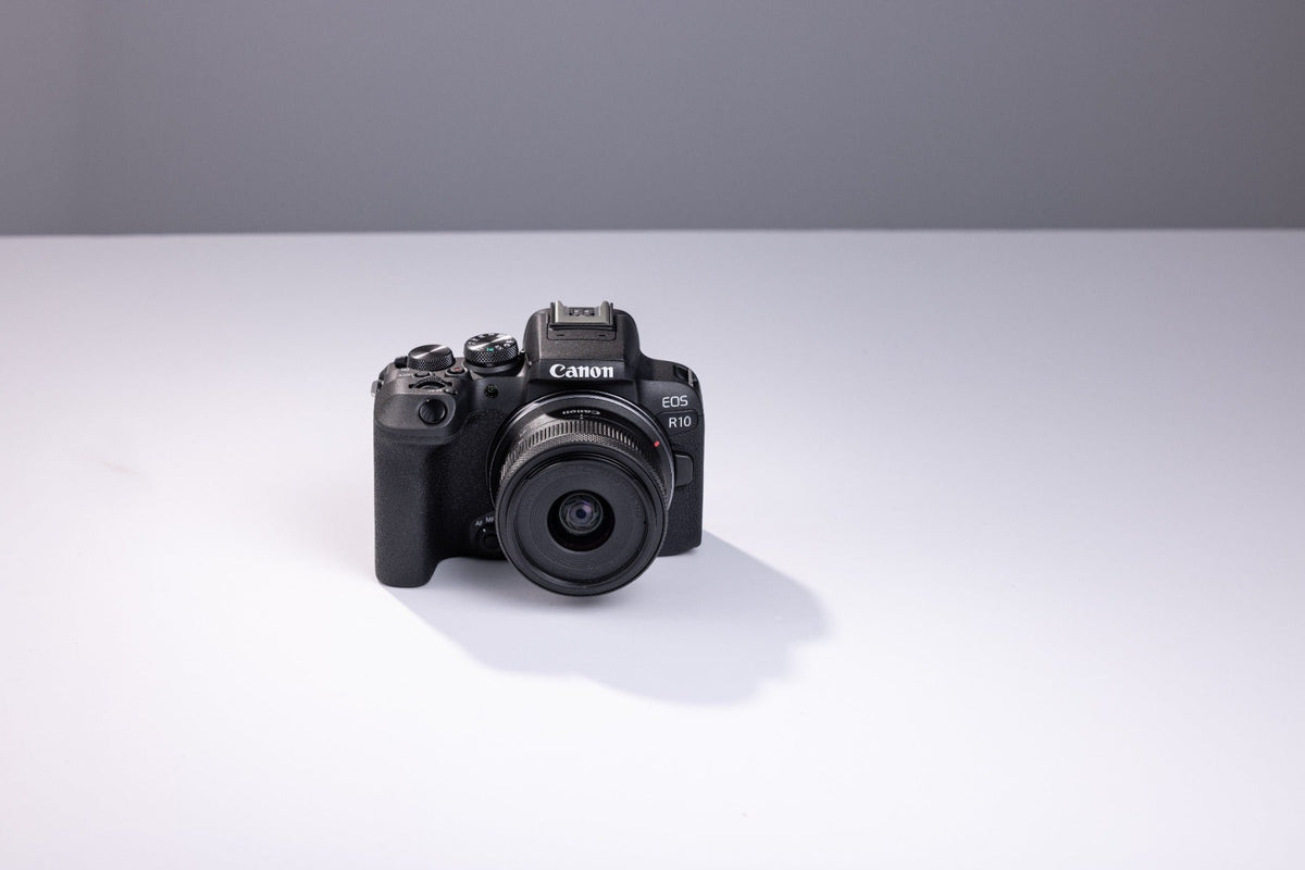 Canon EOS R10 Mirrorless Camera Body w/RF-18-45mm f/4.5-6.3 IS STM Lens - additional product view