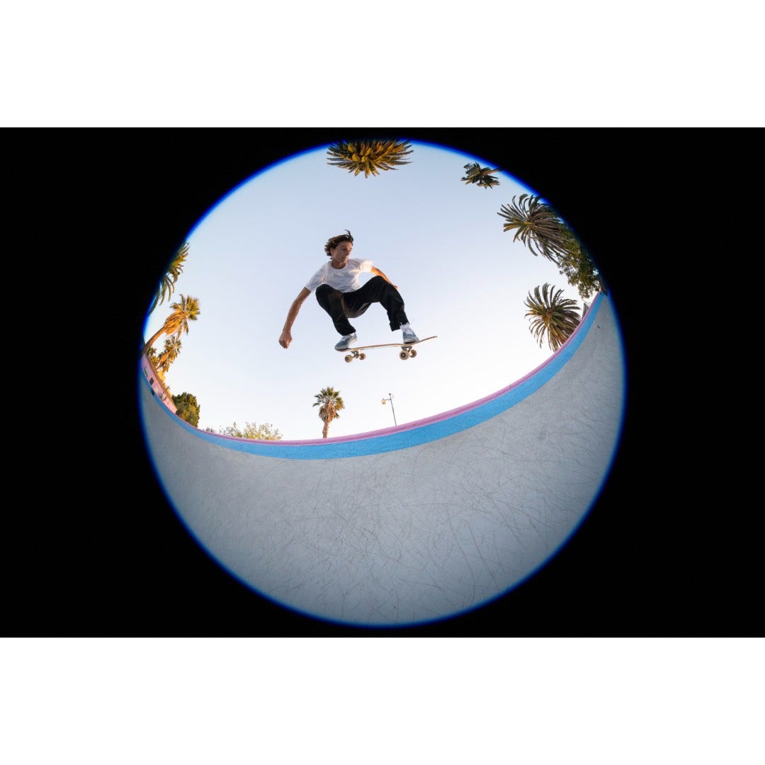 Canon RF 7-14mm f/2.8-3.5L Fisheye STM Lens - additional product view