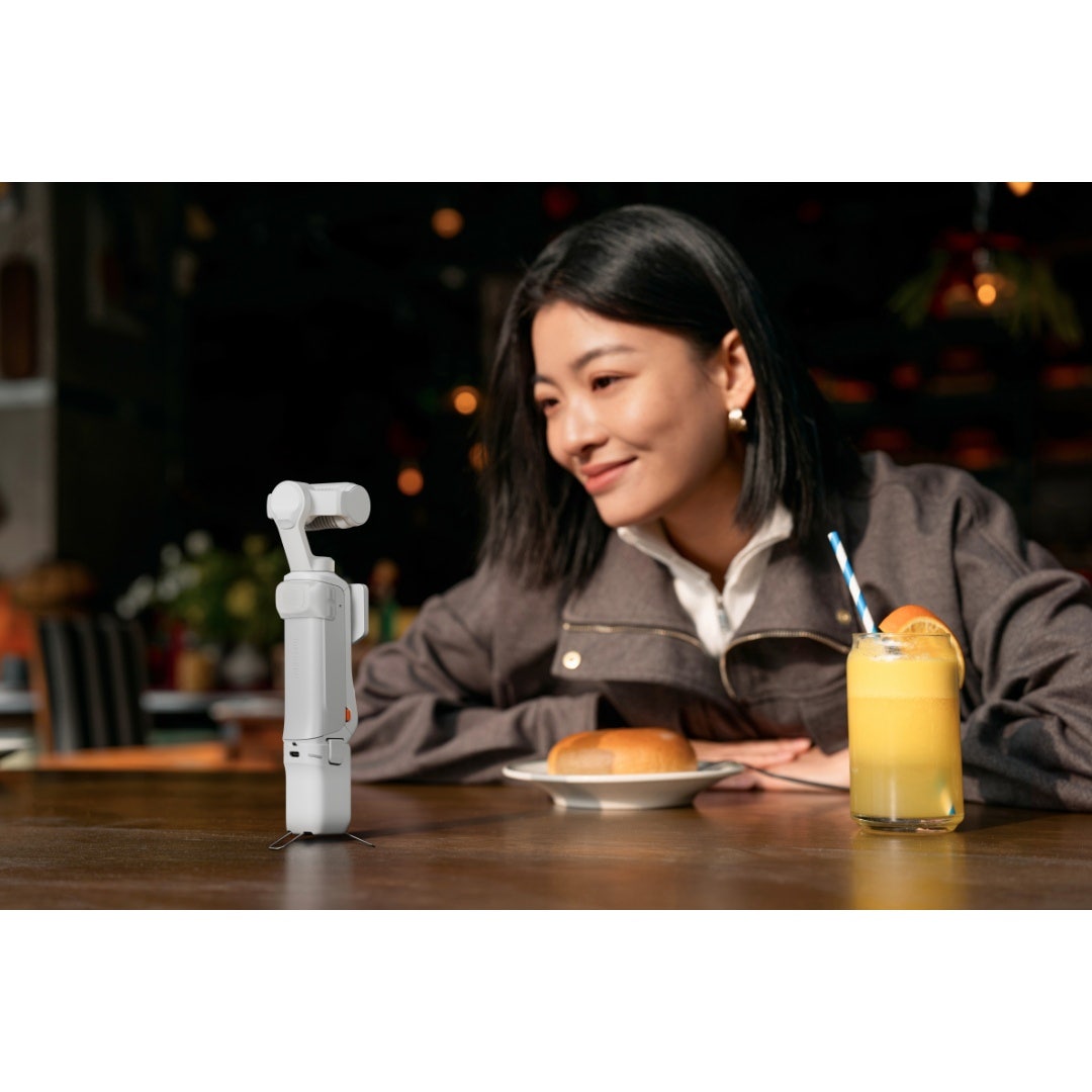 Insta360 Luna Ultra Gimbal Camera - Standard Bundle Stellar White - additional product view