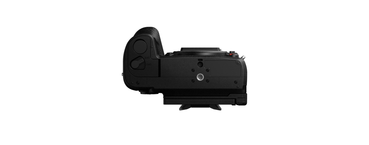 Panasonic GH6 Body w/ Leica 12-35mm f/2.8 Power OIS Lens Compact System Camera - additional product view