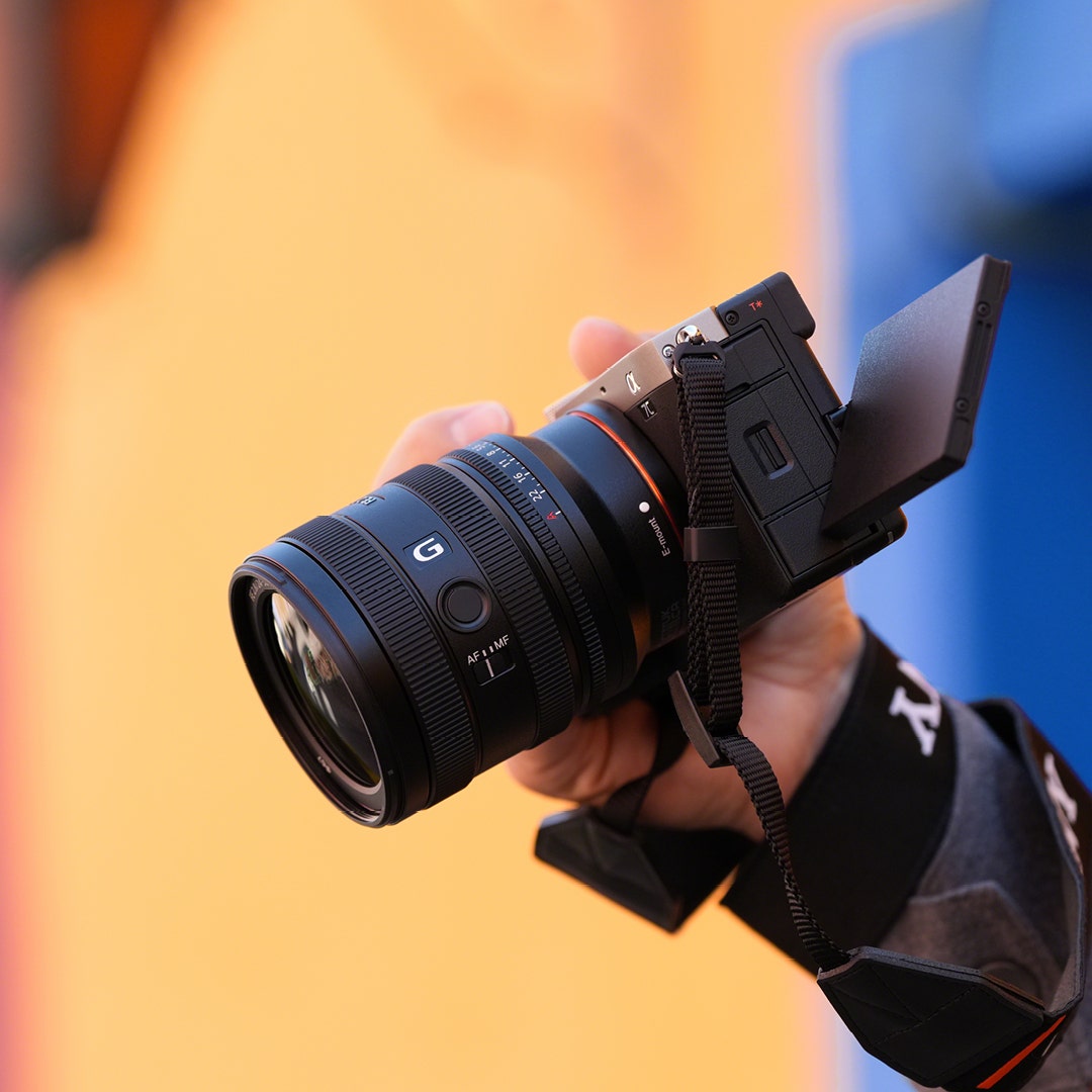 Sony FE 24-50mm f/2.8 G Lens - additional product view