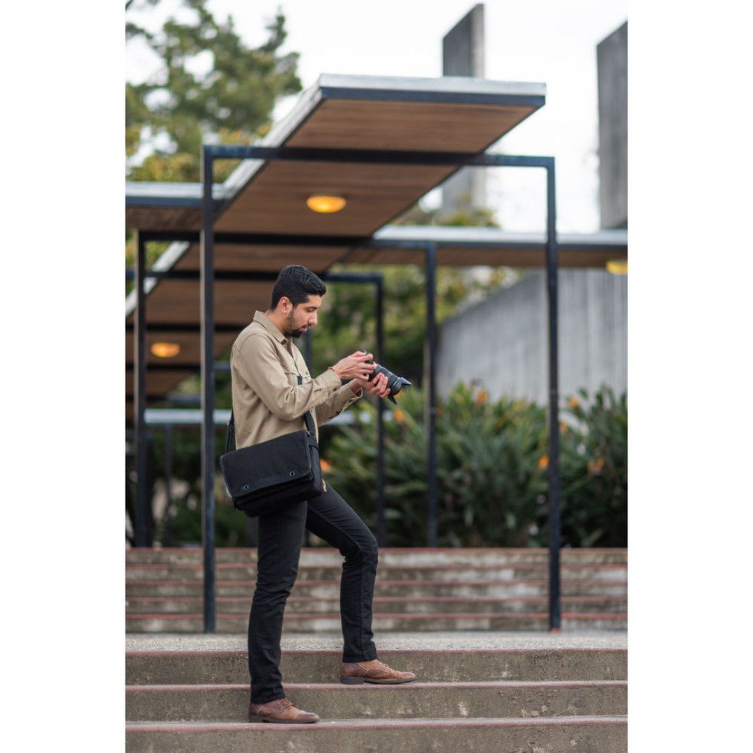 Think Tank Retrospective 5 V2.0, Black Shoulder Bag - additional product view