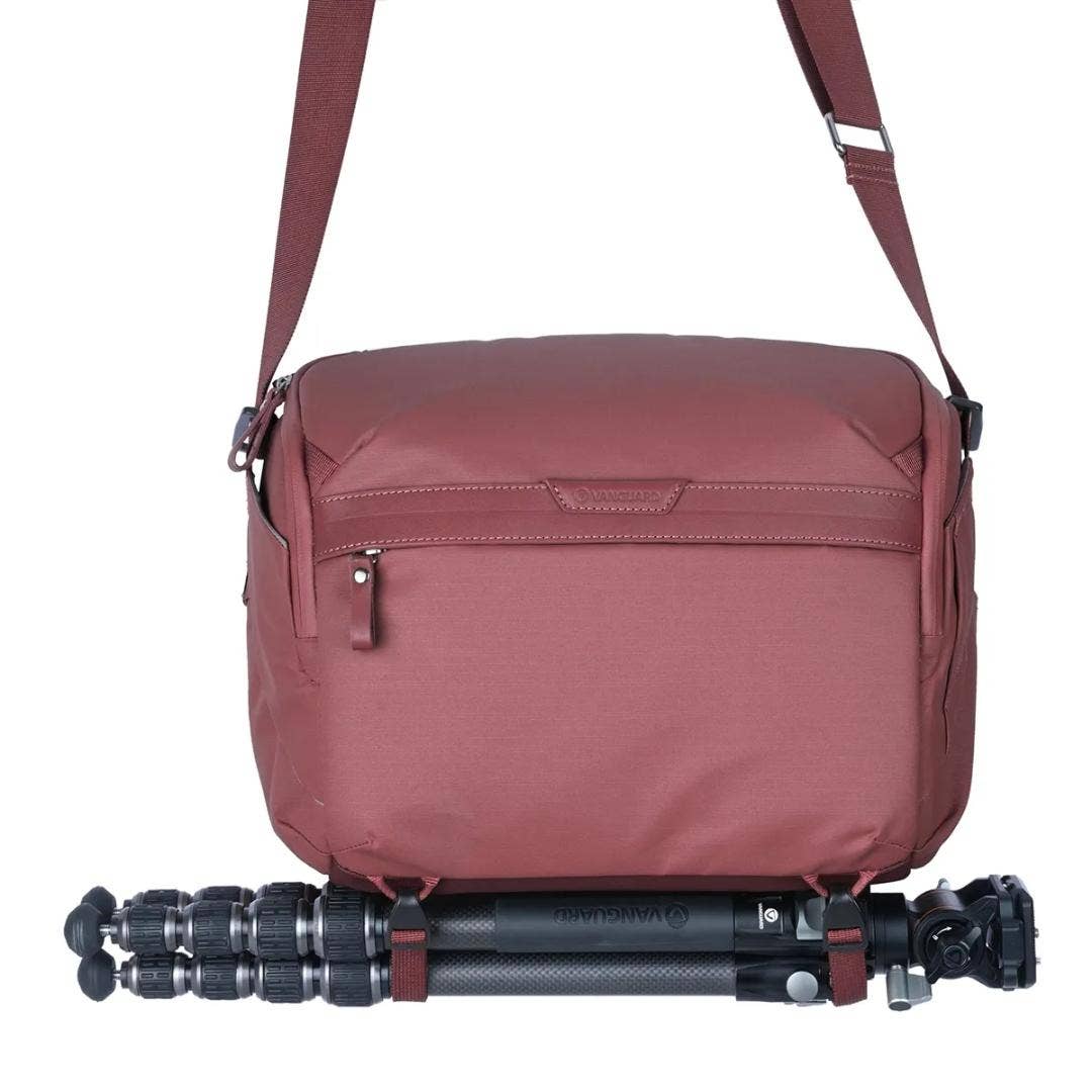 Vanguard VEO Metro S7L Shoulder Bag Magenta - additional product view