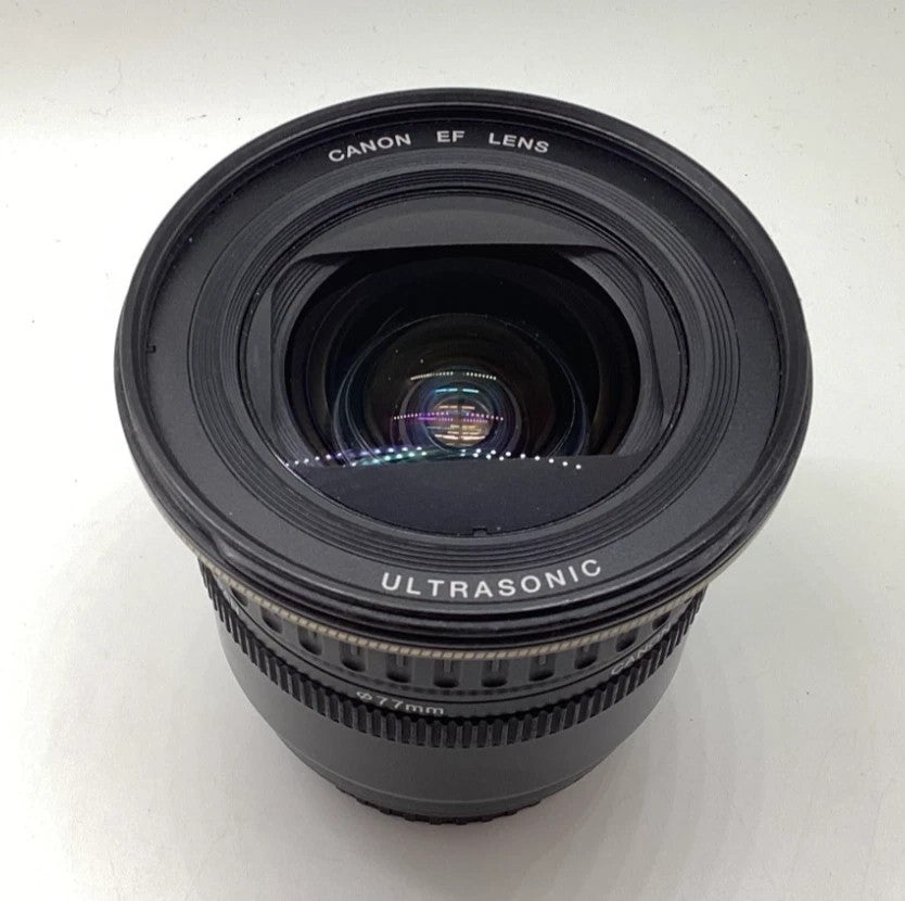 Canon EF 20-35mm f/3.5-4.5 USM Lens