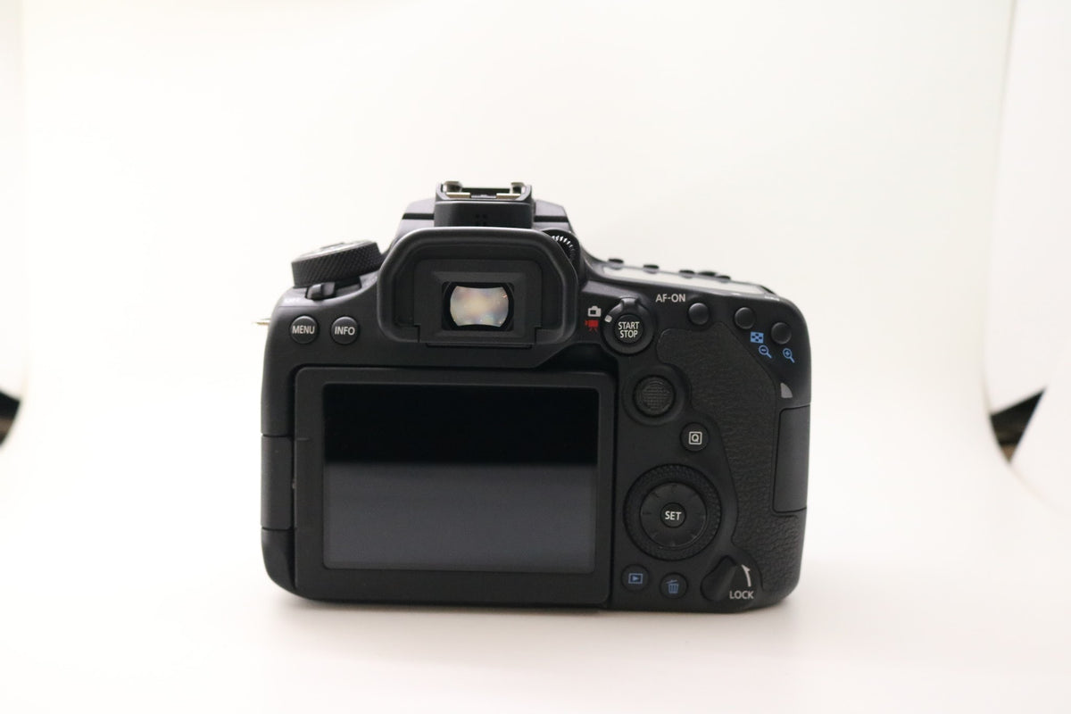 Canon EOS 90D DSLR Camera with EF-S 18-135mm Lens