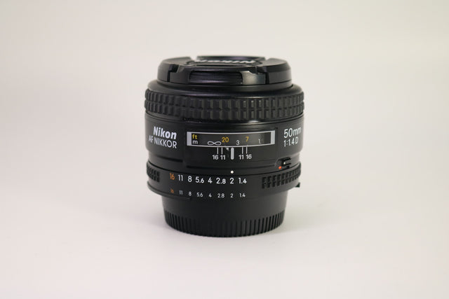 Nikon AF NIKKOR 50mm f/1.4D Lens (For Parts)