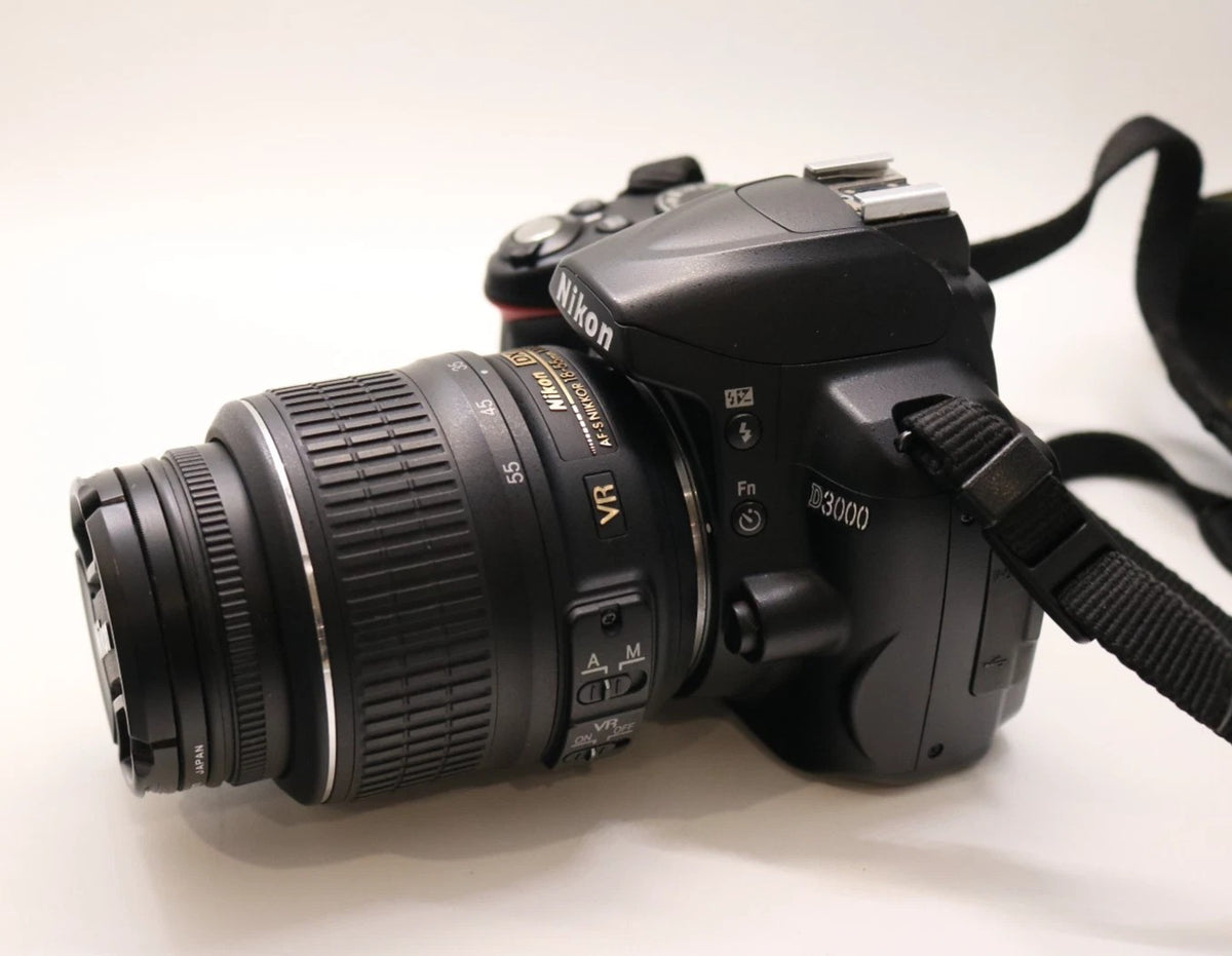 Nikon D3000 DSLR Camera with AF-S DX 18-55mm f/3.5-5.6G VR Lens