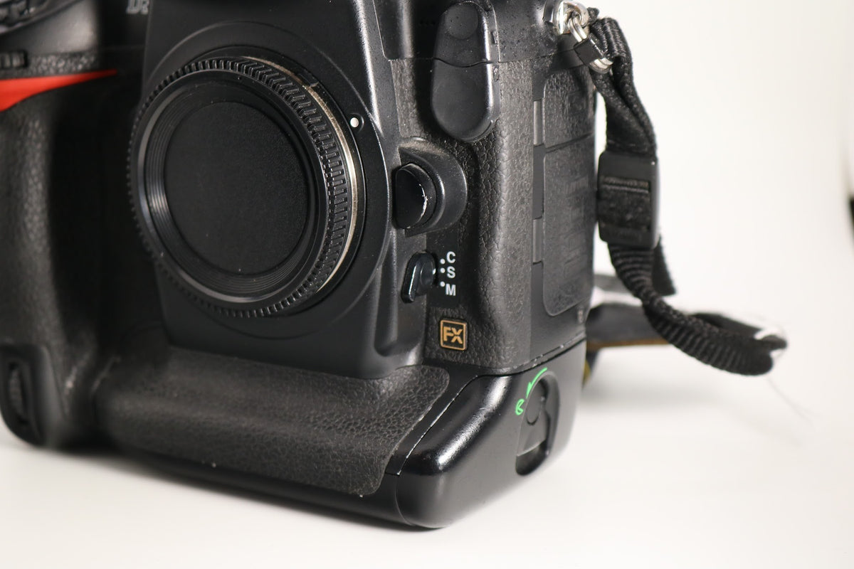 Nikon D3S DSLR Camera (Body Only)