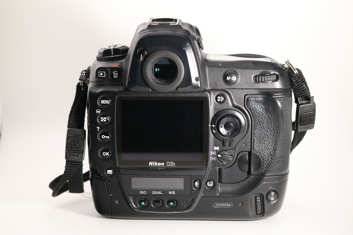 Nikon D3S DSLR Camera (Body Only)