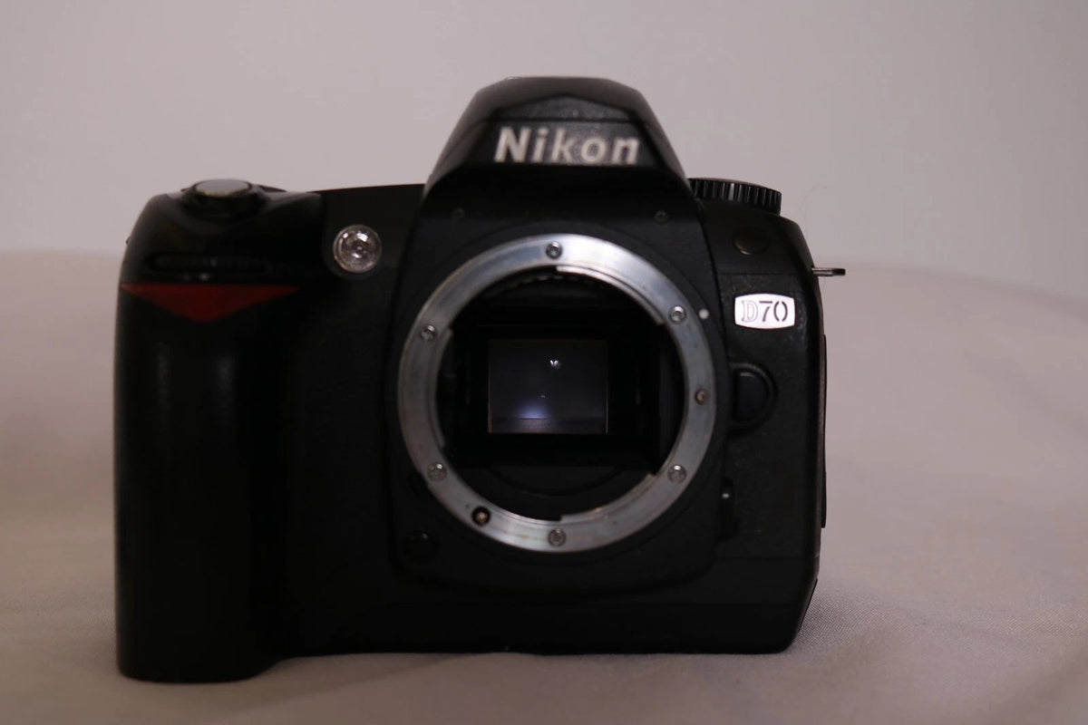 Nikon D70 DSLR Camera (Body Only)