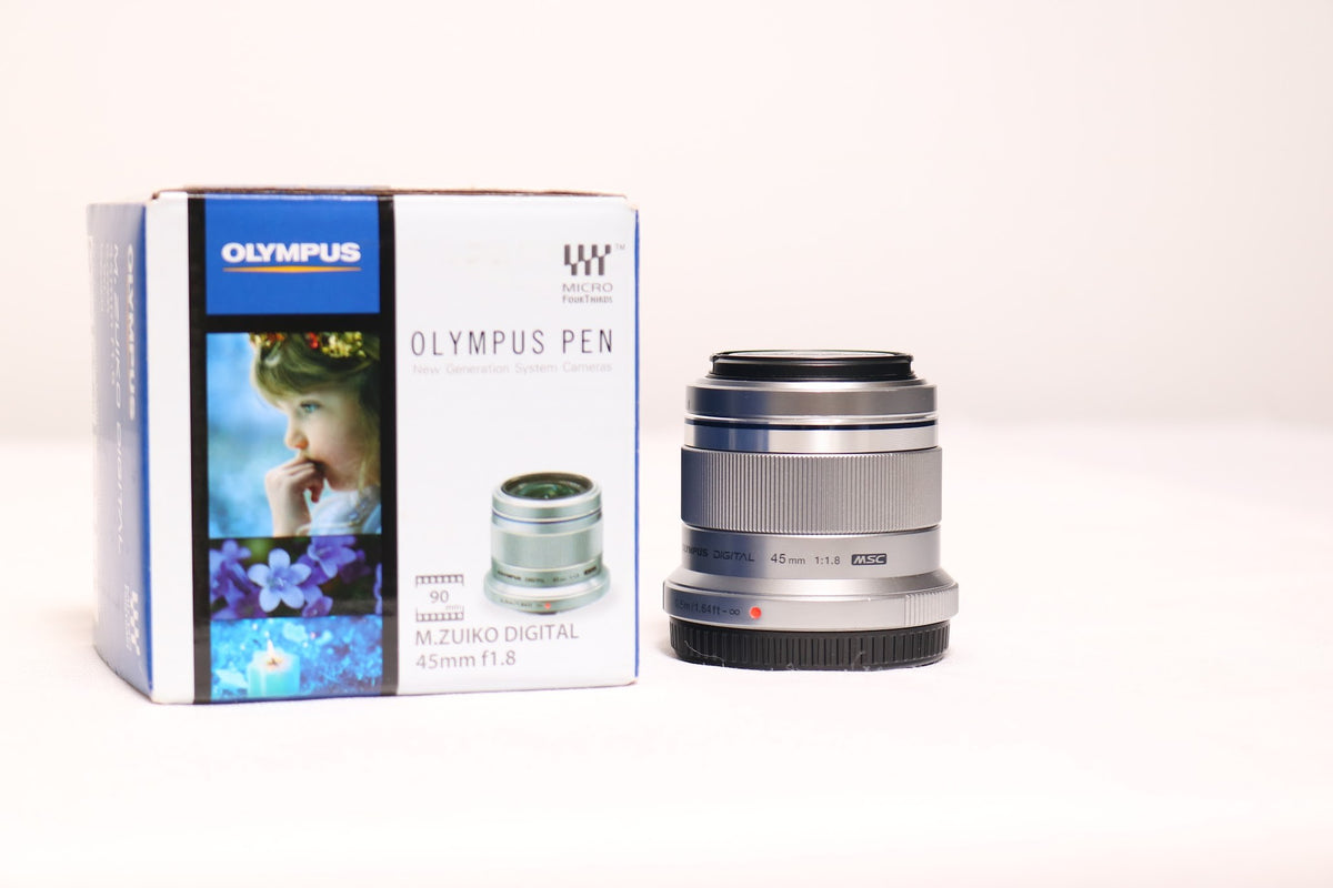 Olympus M.Zuiko Digital 45mm f/1.8 Lens (Silver)