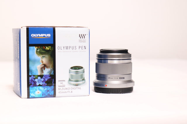Olympus M.Zuiko Digital 45mm f/1.8 Lens (Silver)