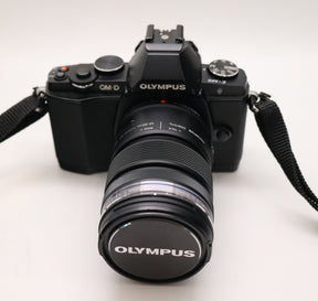 Olympus OM-D E-M5 Mirrorless Camera with M.Zuiko 12-50mm f/3.5-6.3 EZ Lens