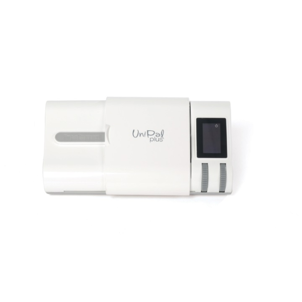 Hahnel Unipal Plus universal charger.