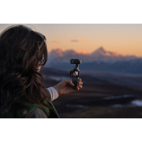 Insta360 Luna Ultra Gimbal Camera - Creator Bundle Cosmic Black - additional product view