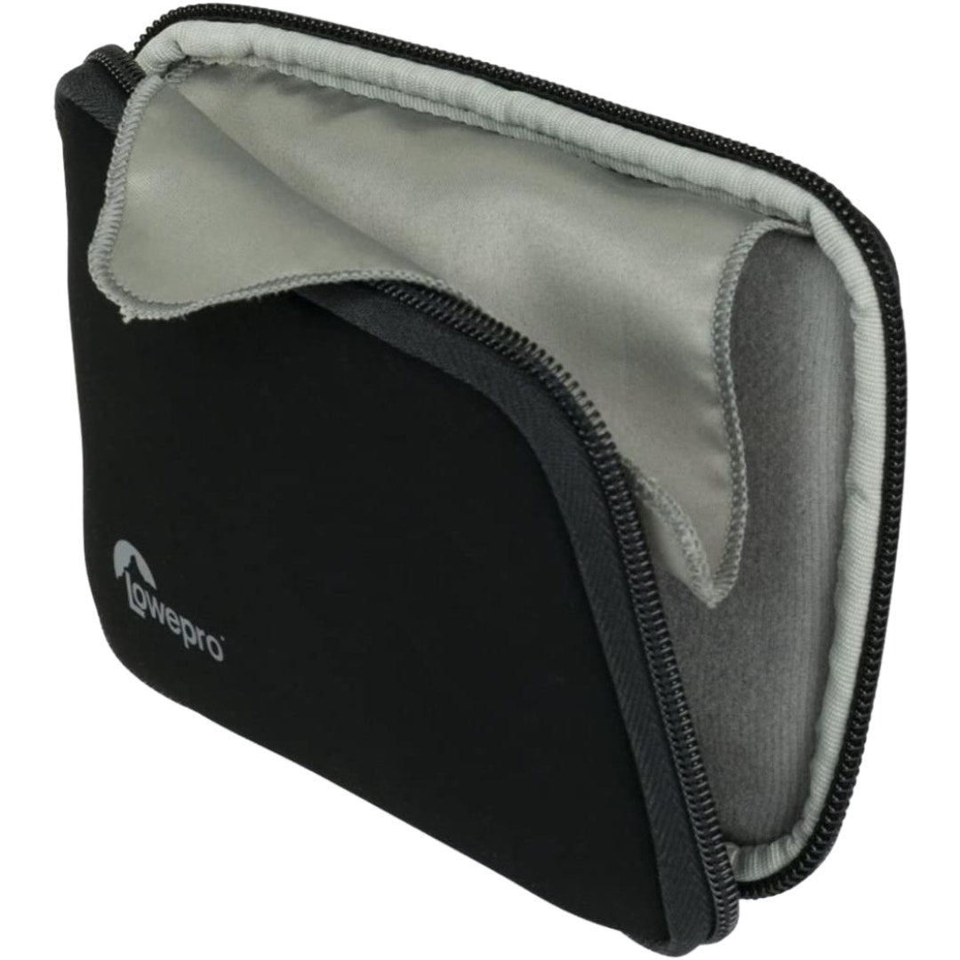 Lowepro 5.0 Navi Sleeve in black