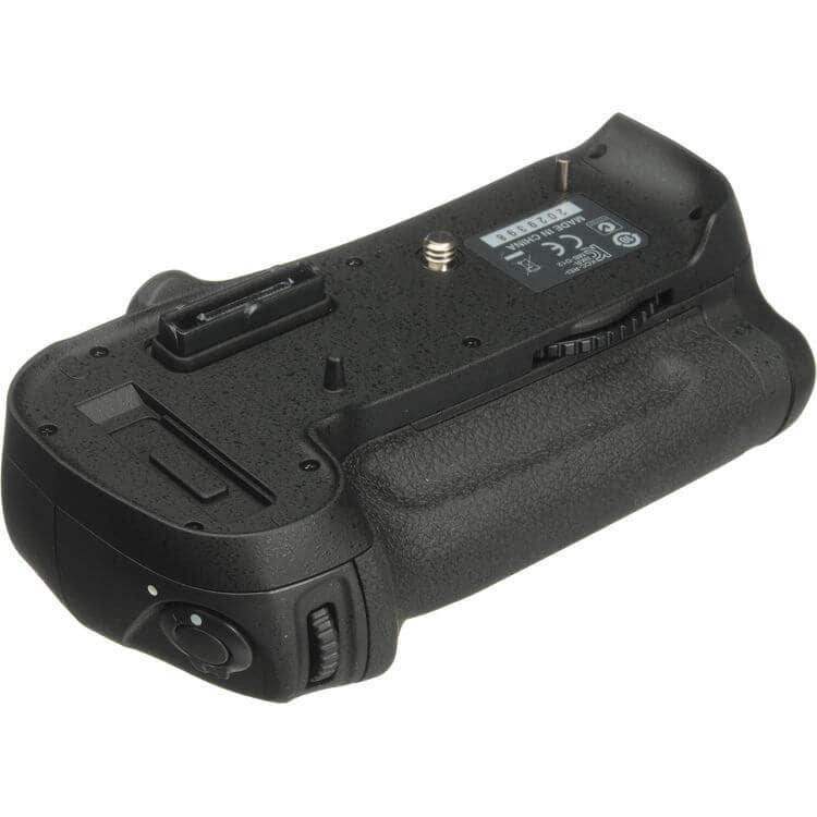 Nikon MB-D12 Multi Power Battery Grip - additional product view