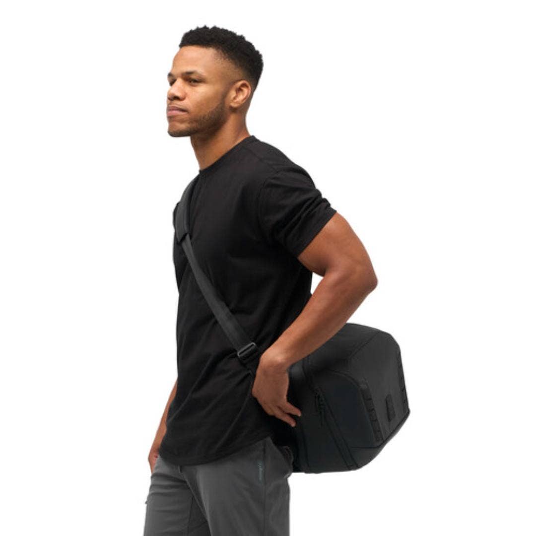 Nomatic McKinnon Camera Messenger 13L - Black - additional product view