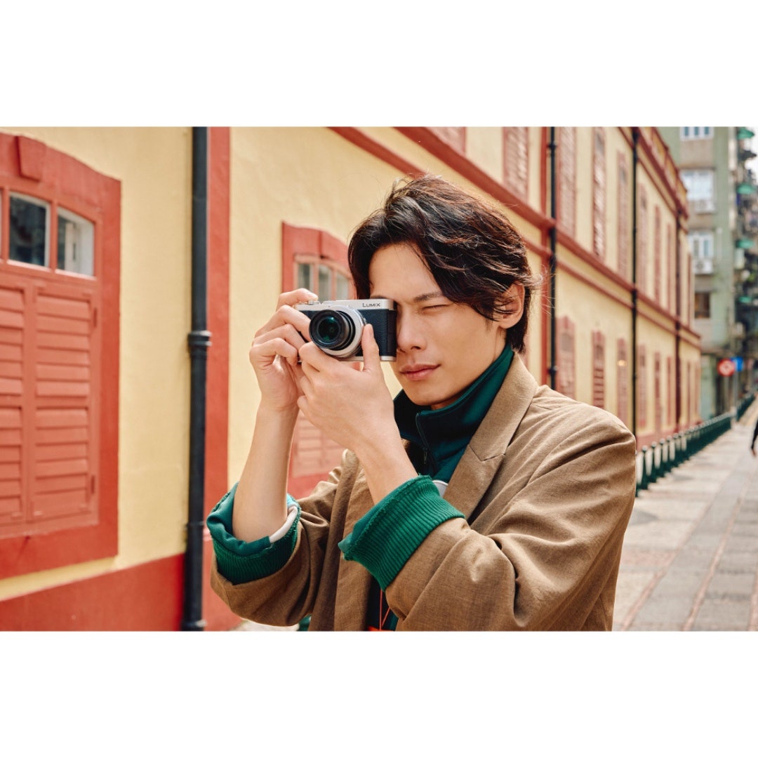 Panasonic LUMIX L10 - Silver Premium Compact Camera - additional product view