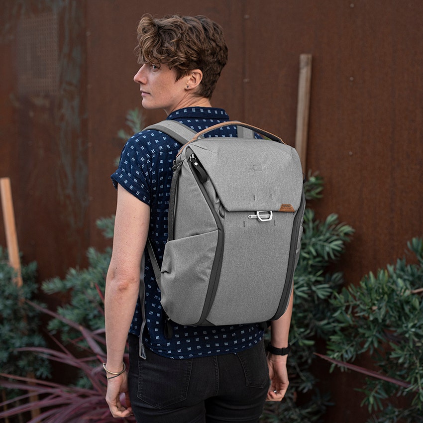 Peak Design Everyday Backpack 20L v2 - Ash - additional product view