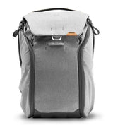 Peak Design Everyday Backpack 20L v2, in ash.
