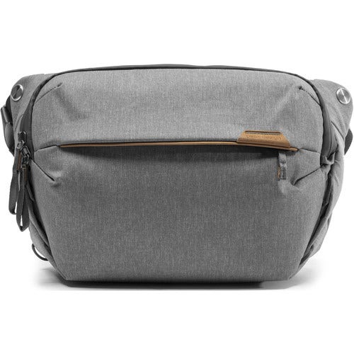 Peak Design Everyday Sling 10L v2, in ash.