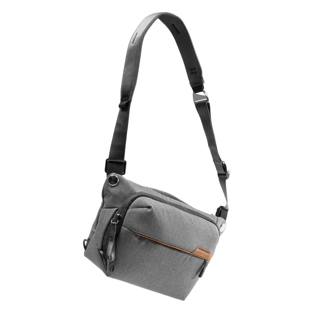 Peak Design Everyday Sling 3L v2 - Ash - additional product view