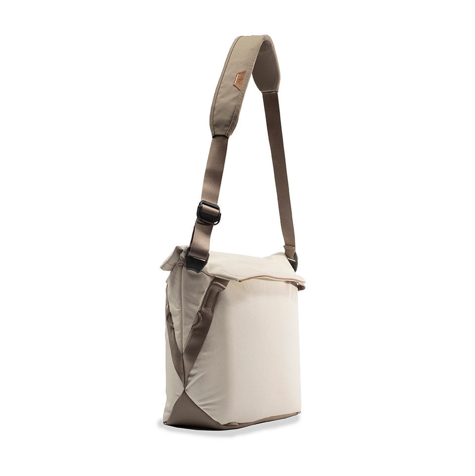 Peak Design Everyday Tote 15L v2 - Bone - additional product view