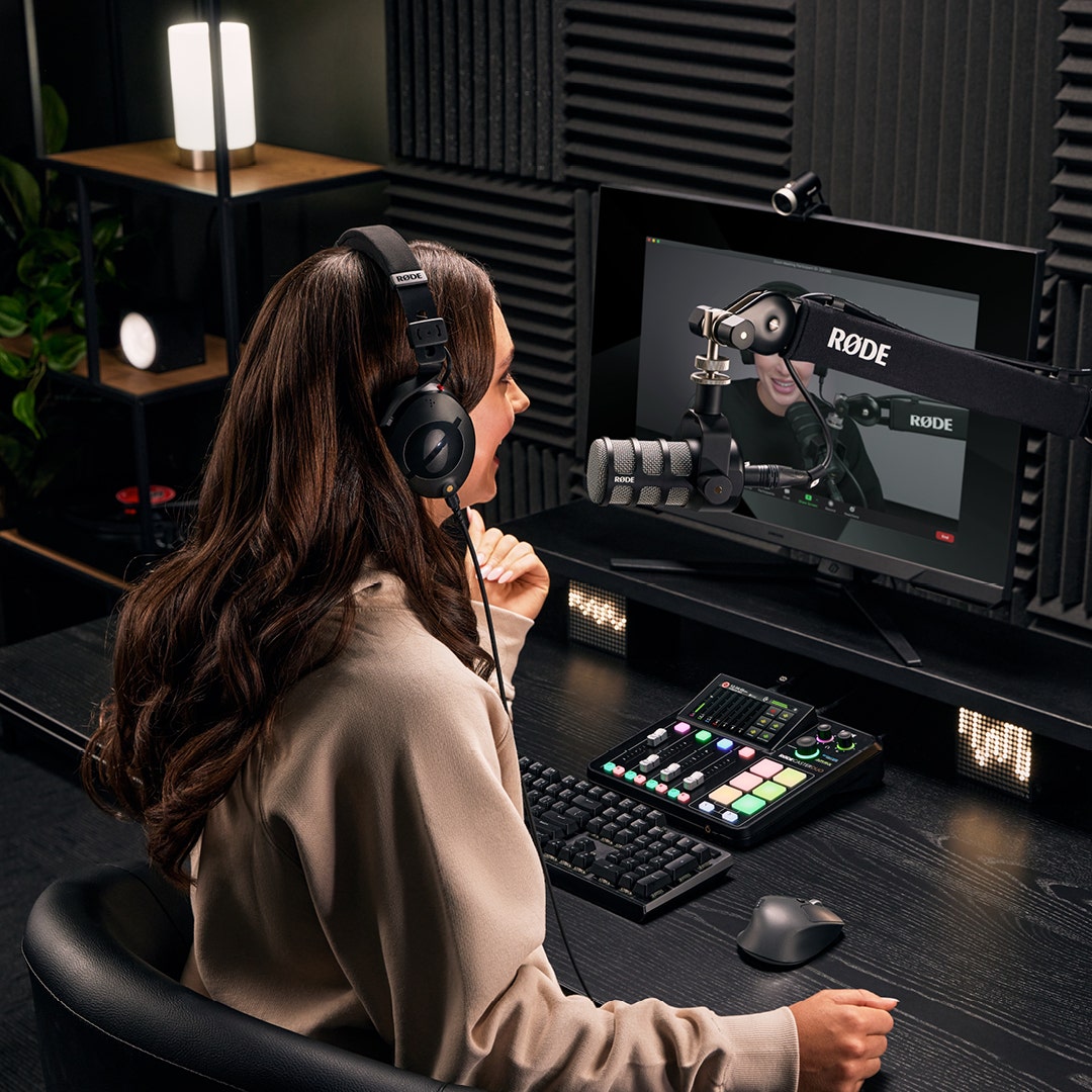 Rode Solo Podcasting Bundle Inc.RodeCaster Duo, PodMic, NTH100, PSA1+ & XLR3M - additional product view