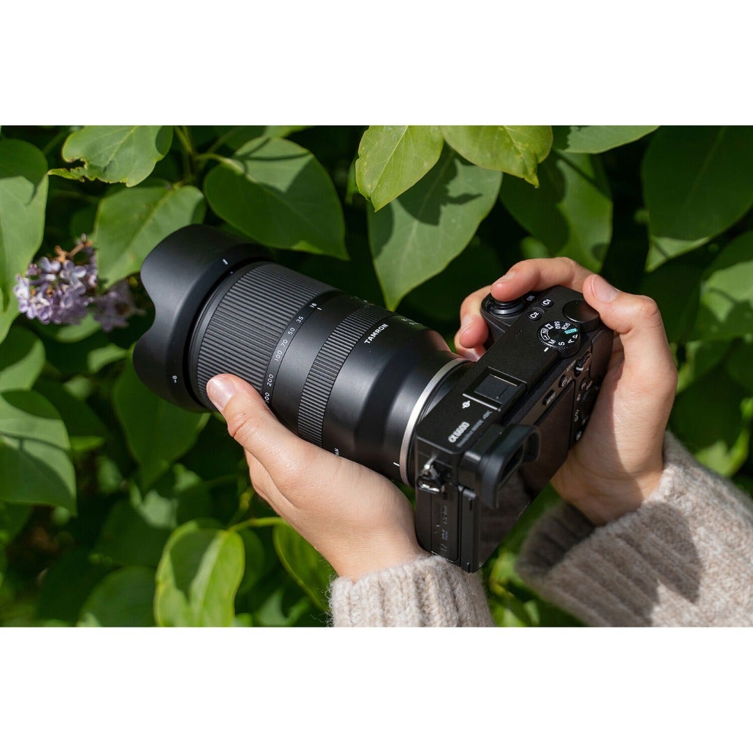Tamron 18-300mm F/3.5-6.3 Di III-A VC VXD for Canon RF BONUS 64GB SD Card & Bag - additional product view