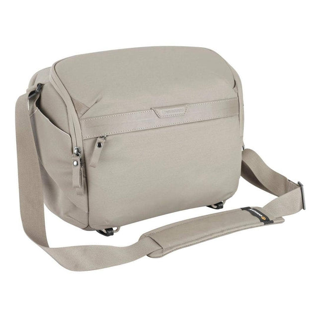Vanguard VEO Metro S9L Shoulder Bag in cream